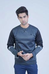Take your style to new heights with this bold Contrast Sleeves Sweatshirt Grey for men! Embrace fashion's excitement with striking sleeves, perfect for modernizing your wardrobe. Elevate your casual look with jeans or joggers for a dynamic and chic outfit. -  Contrast Sleeves Sweatshirt Grey - Xea Clothing -  Contrast Sleeves Sweatshirt Grey - Xea Clothing